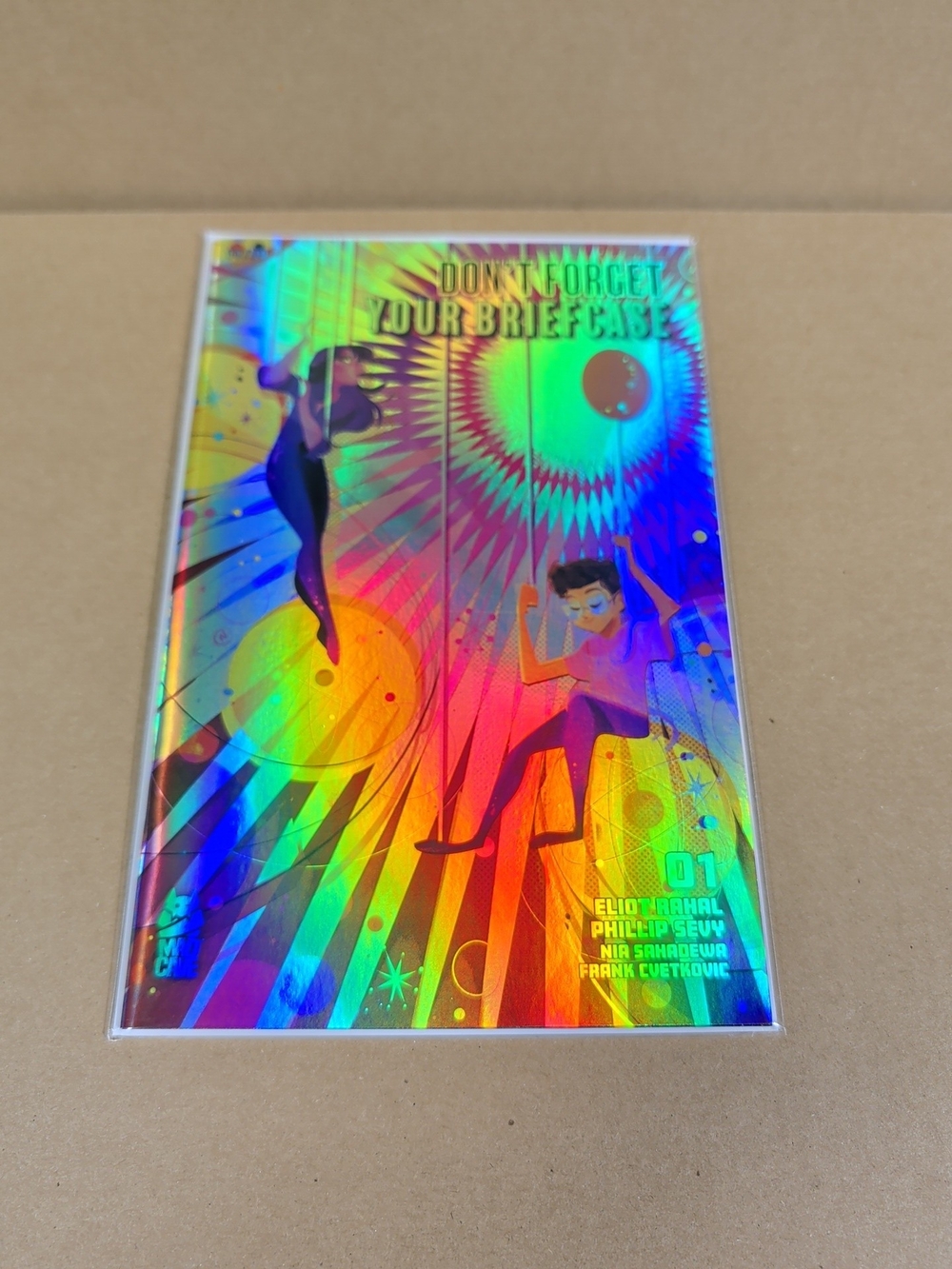 Don't Forget Your Briefcase Holofoil Mad Cave ONLY 30  Eliot Rahal 18/30 NM